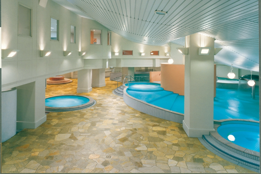 横浜 日産ウォーターパーク【アンバー】