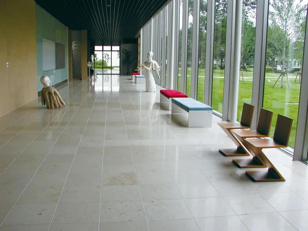 文部科学省高エネルギー加速器研究機構 (KEK) 国際交流センター